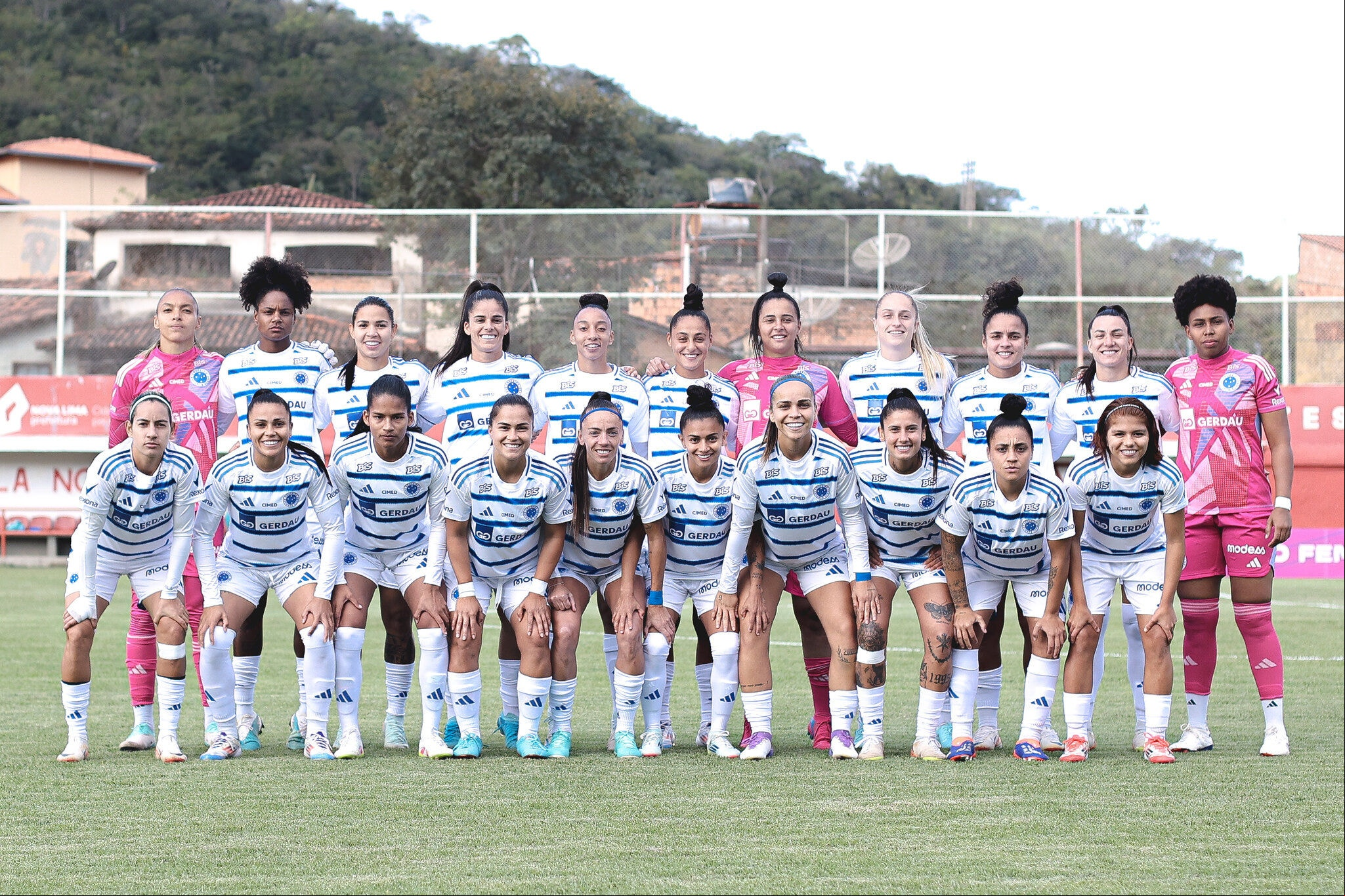 Cruzeiro lidera o Brasileiro feminino e já está nas quartas de final