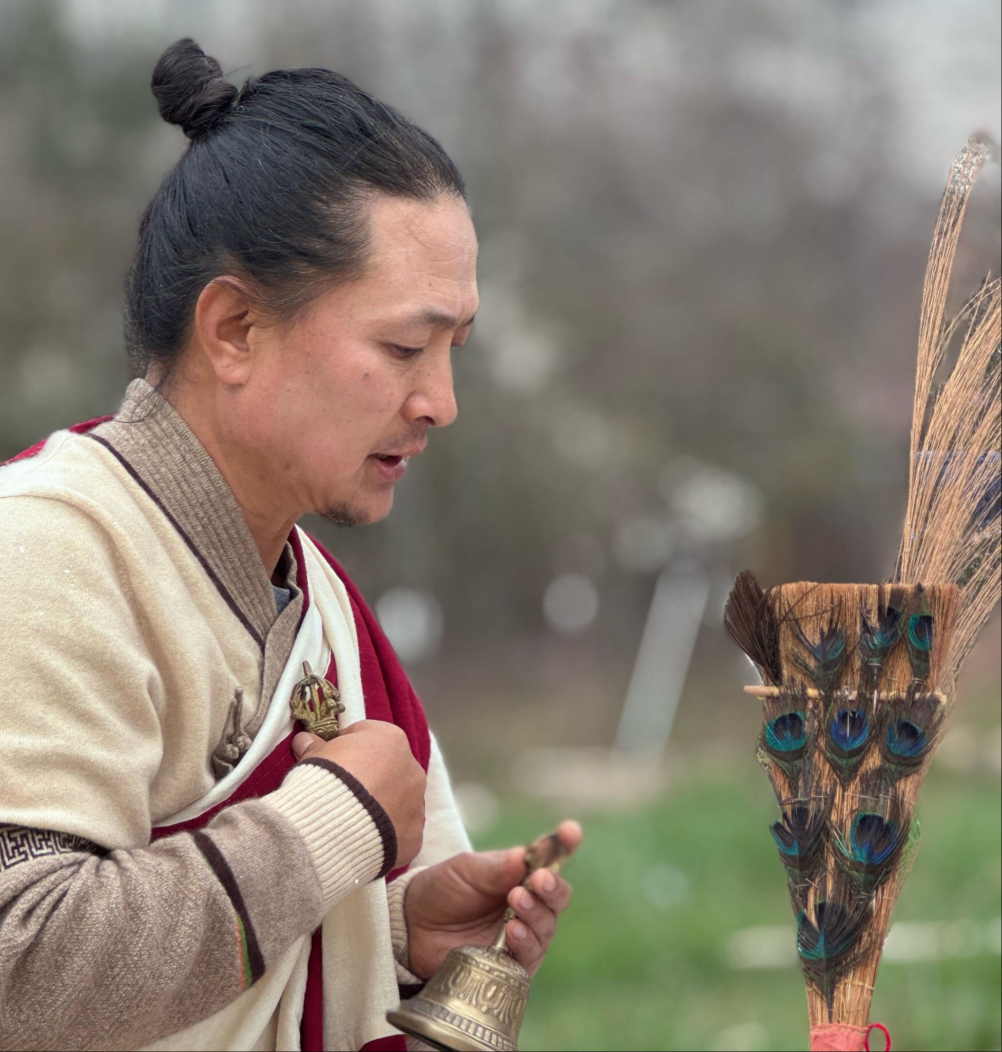 Nida Chenagtsang é médico da tradição tibetana
